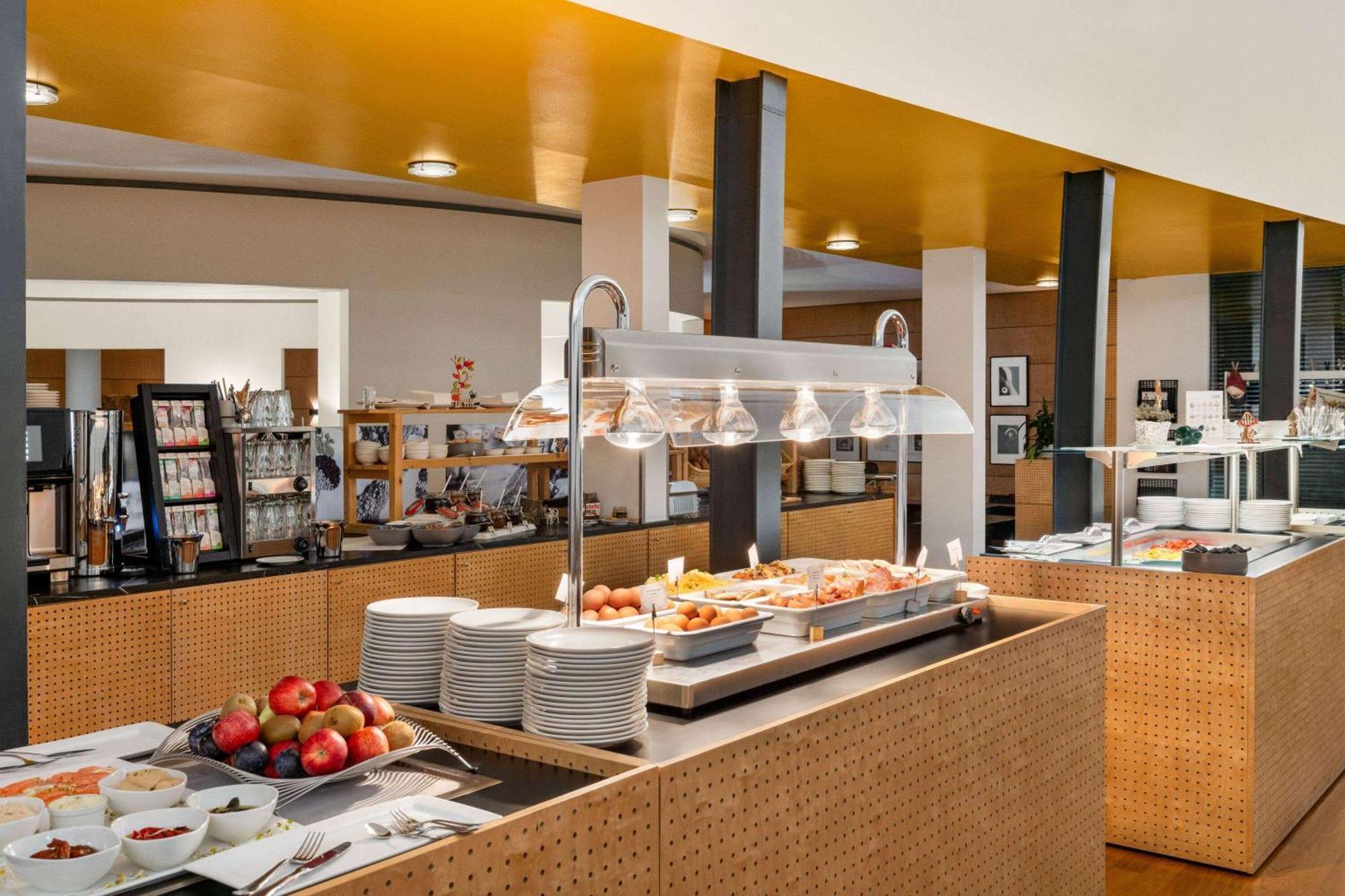 Vienna House By Wyndham Martinspark Hotel